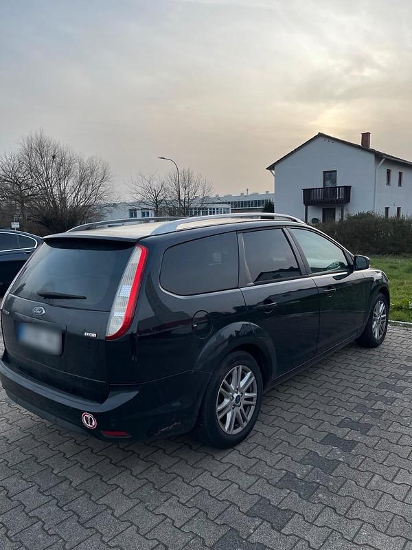 Gebraucht Ford Focus 109 PS (80 kW) 2011 Schwarz Kombi