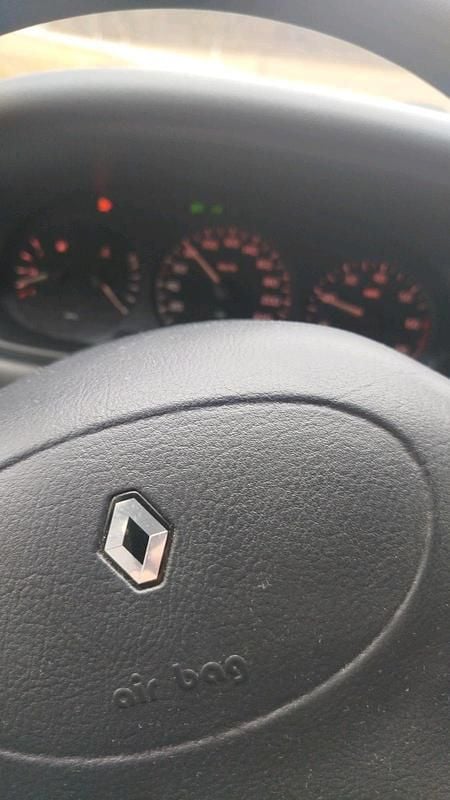 Gebraucht Renault Mégane 90 PS (66 kW) 1997 Rot Limousine