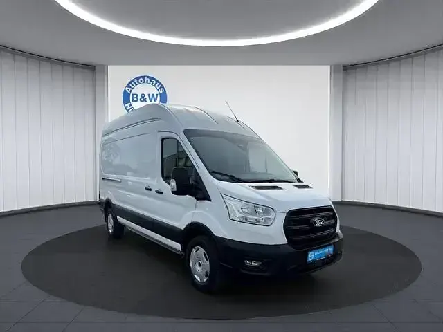 Używany Ford Transit Trend 131 KM (96 kW) 2025 Biały Minivan