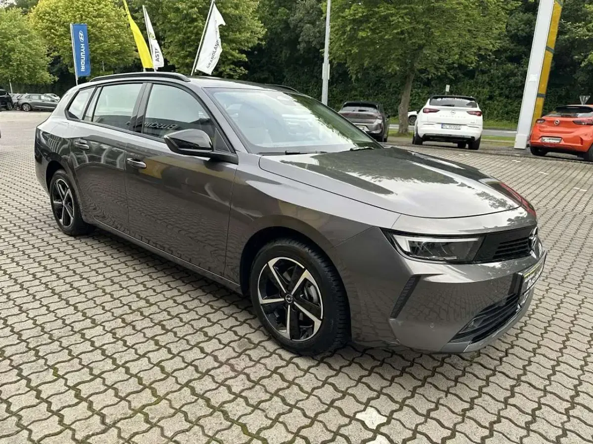 Gebraucht Opel Astra Edition 110 PS (80 kW) 2024 Vulkan grau metallic Kombi