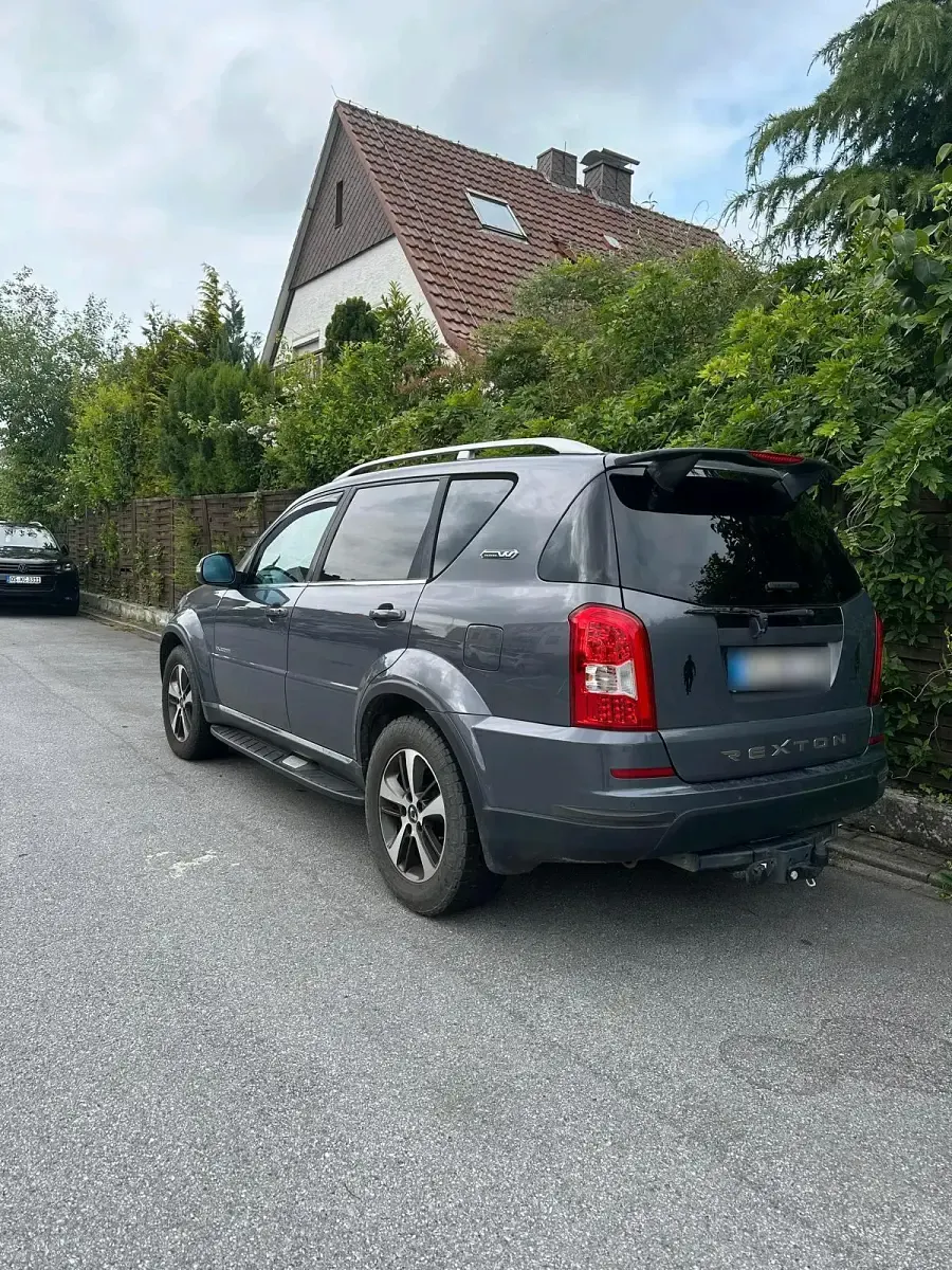 Gebraucht SsangYong Rexton 155 PS (114 kW) 2015 Grau SUV
