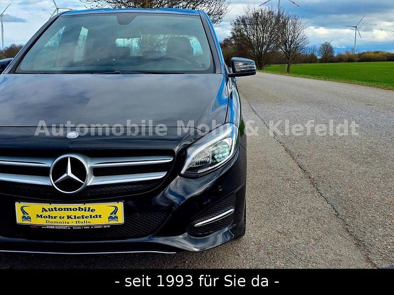 Gebraucht Mercedes B180 122 PS (89 kW) 2016 Schwarz Van / Kleinbus