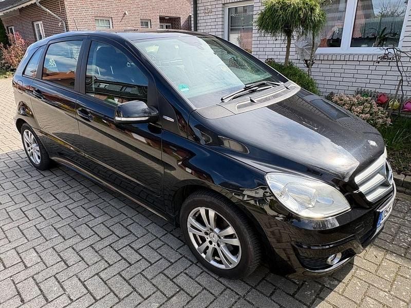 Gebraucht Mercedes B160 95 PS (69 kW) 2011 Schwarz Van / Kleinbus