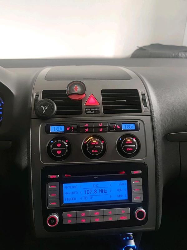 Gebraucht VW Touran 140 PS (102 kW) 2007 Schwarz Van / Kleinbus