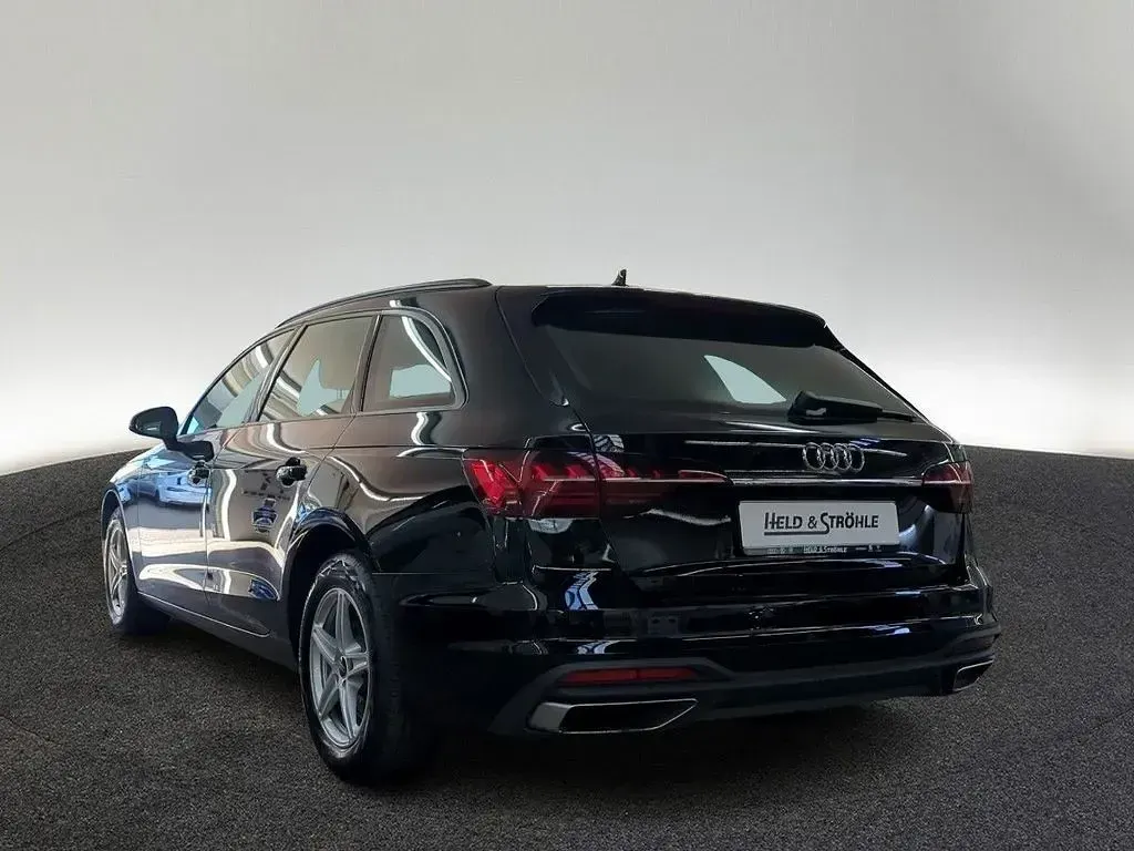 Gebraucht Audi A4 Ambiente 163 PS (119 kW) 2023 Brillantschwarz Kombi