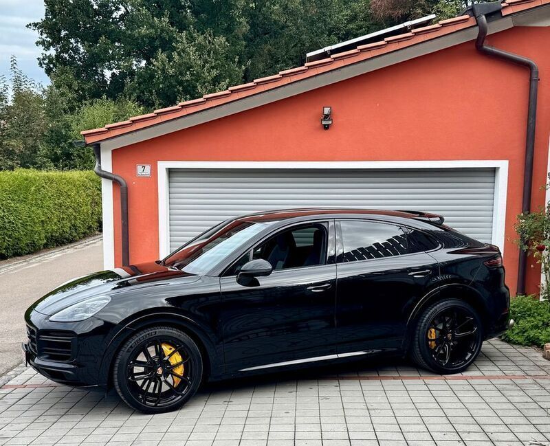 Schwarz Gebraucht 2020 Porsche Cayenne Turbo Sport SUV | 89.999 € (Teuer) - Bild 1/4