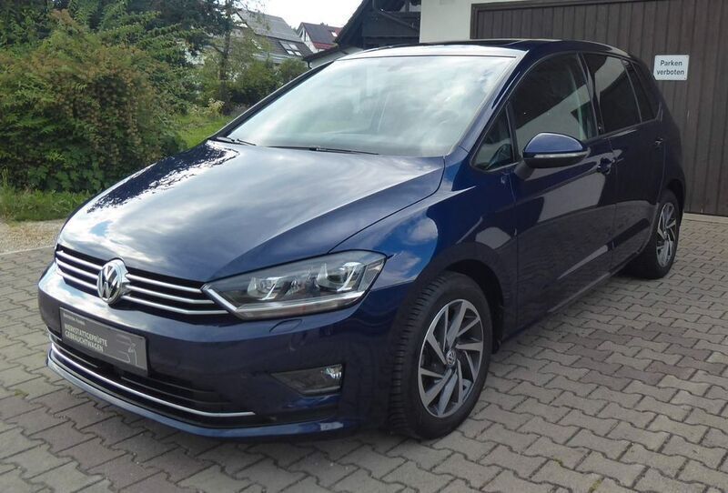 Blau Gebraucht 2017 VW Golf Sportsvan Sound Van / Kleinbus | 12.999 € (Etwas zu teuer) - Bild 1/4