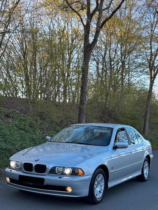 Gebraucht BMW 520 177 PS (130 kW) 2002 Grau Limousine