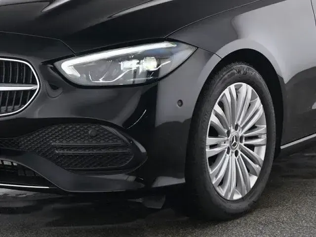 Gebraucht Mercedes C180 Advanced Plus 170 PS (125 kW) 2025 Lack obsidianschwarz Limousine