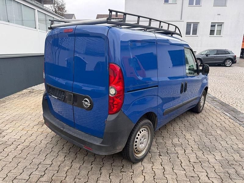 Second-hand Opel Combo 95 CP (69 kW) 2013 Albastru Monovolum