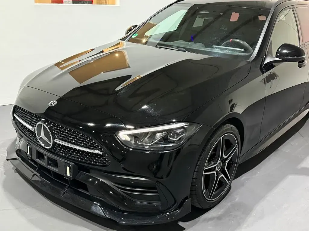 Gebraucht Mercedes 300 AMG line 265 PS (194 kW) 2022 Schwarz Limousine