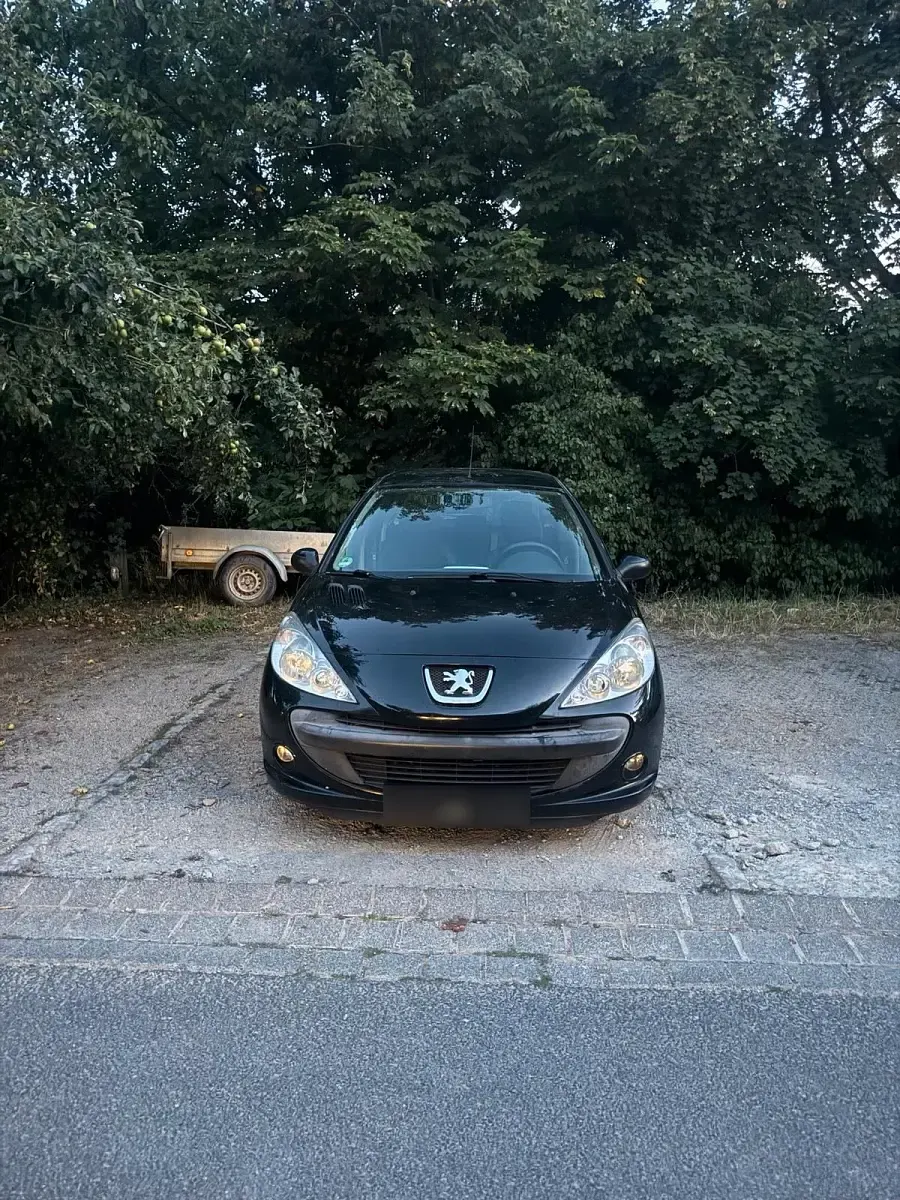 Gebraucht Peugeot 206+ 75 PS (55 kW) 2009 Schwarz Kleinwagen