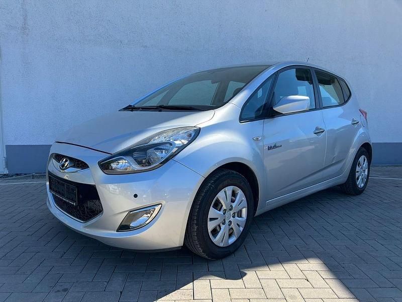 Gebraucht Hyundai ix20 Edition 116 PS (85 kW) 2012 Silber Kleinwagen