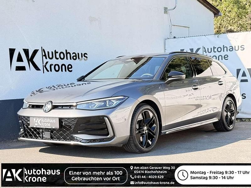 Diabasgrau metallic Gebraucht 2024 VW Passat R-line Kombi | 39.890 € (Superpreis) - Bild 1/4