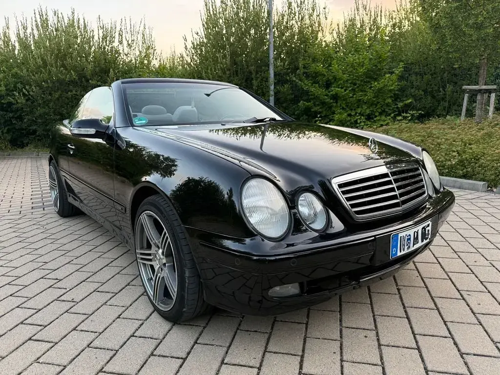Gebraucht Mercedes CLK320 Elegance 218 PS (160 kW) 2003 Schwarz Cabrio