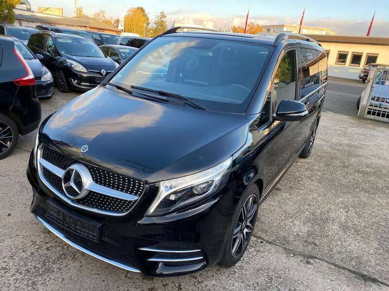 Obsidianschwarz metallic Gebraucht 2022 Mercedes V300 Edition Van / Kleinbus | 57.800 € (Guter Preis) - Bild 1/4