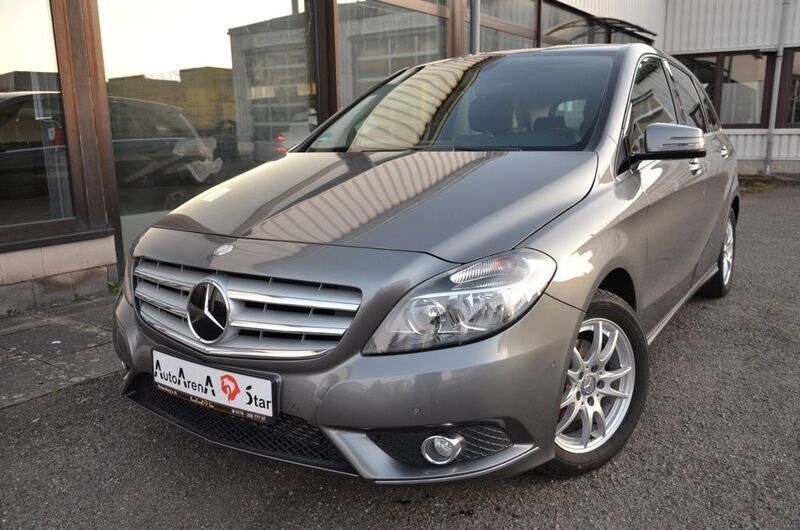 Mountaingrau met. Gebraucht 2013 Mercedes B180 Van / Kleinbus | 7.490 € (Fairer Preis) - Bild 1/4