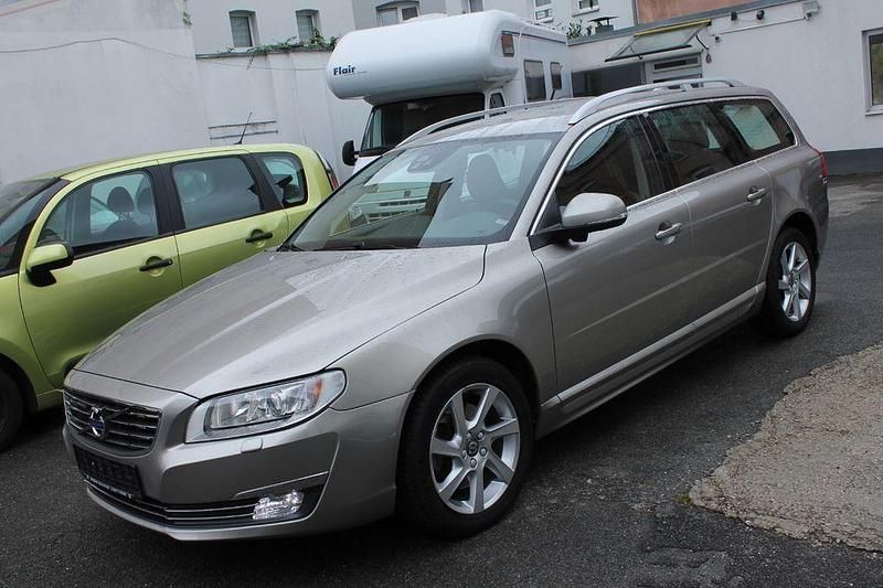 Gebraucht 2015 Volvo V70 Summum Kombi | 14.800 € (Teuer) - Bild 1/4