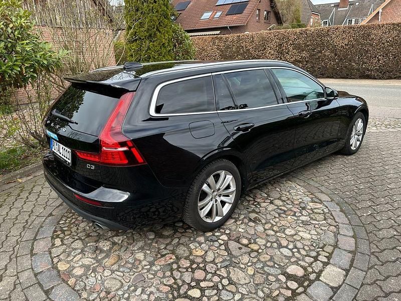 Gebraucht Volvo V60 150 PS (110 kW) 2019 Schwarz Kombi