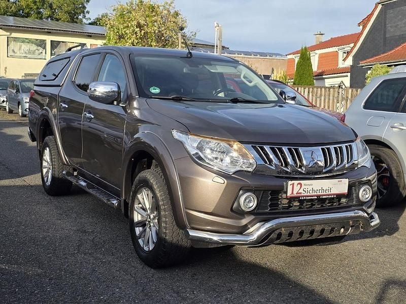 Braun Gebraucht 2017 Mitsubishi L200 Plus Abholung | 21.100 € (Fairer Preis) - Bild 1/4