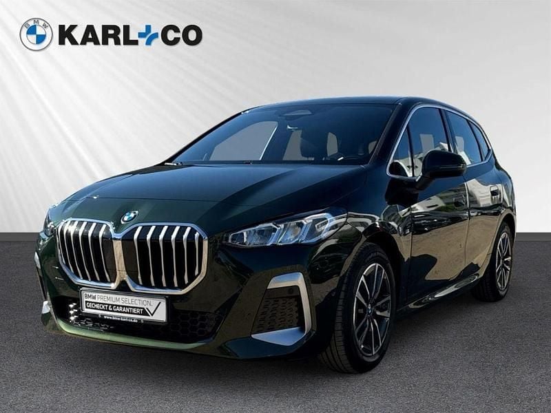 Gruen Gebraucht 2023 BMW 218 Active Tourer M Sport Van / Kleinbus | 28.470 € (Guter Preis) - Bild 1/4