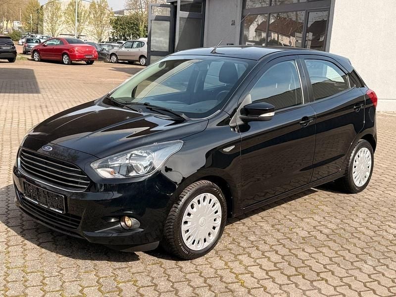 Gebraucht Ford Ka 70 PS (51 kW) 2018 Schwarz Limousine