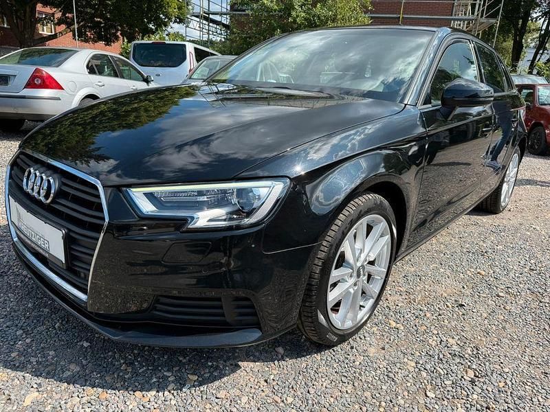 Schwarz Gebraucht 2020 Audi A3 Sportback Limousine | 19.990 € (Guter Preis) - Bild 1/4
