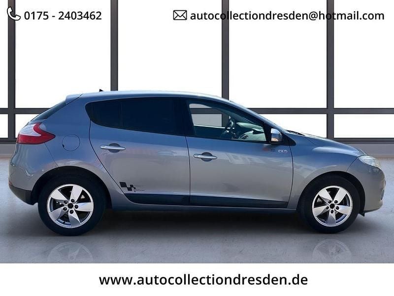 Używany Renault Mégane Dynamique 110 KM (80 kW) 2010 Niebieski Sedan/Limuzyna