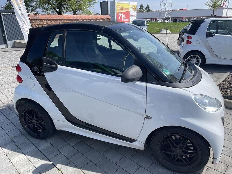 Gebraucht Smart ForTwo Cabrio 71 PS (52 kW) 2014 Weiß Cabrio