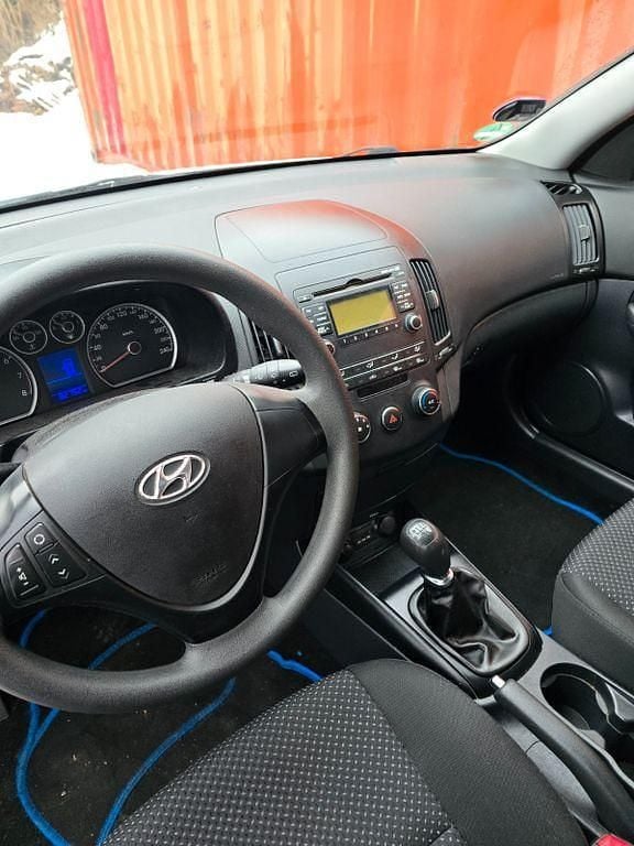 Gebraucht Hyundai i30 Classic 109 PS (80 kW) 2011 Grau Kombi