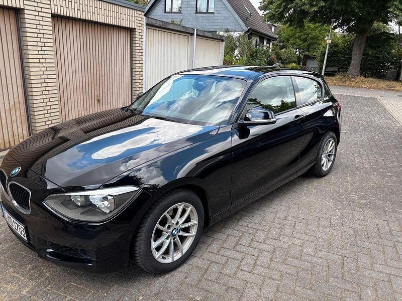 Schwarz Gebraucht 2014 BMW 114 Kleinwagen | 8.290 € (Fairer Preis) - Bild 1/4