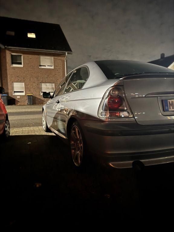 Gebraucht BMW 320 150 PS (110 kW) 2003 Silber Coupé