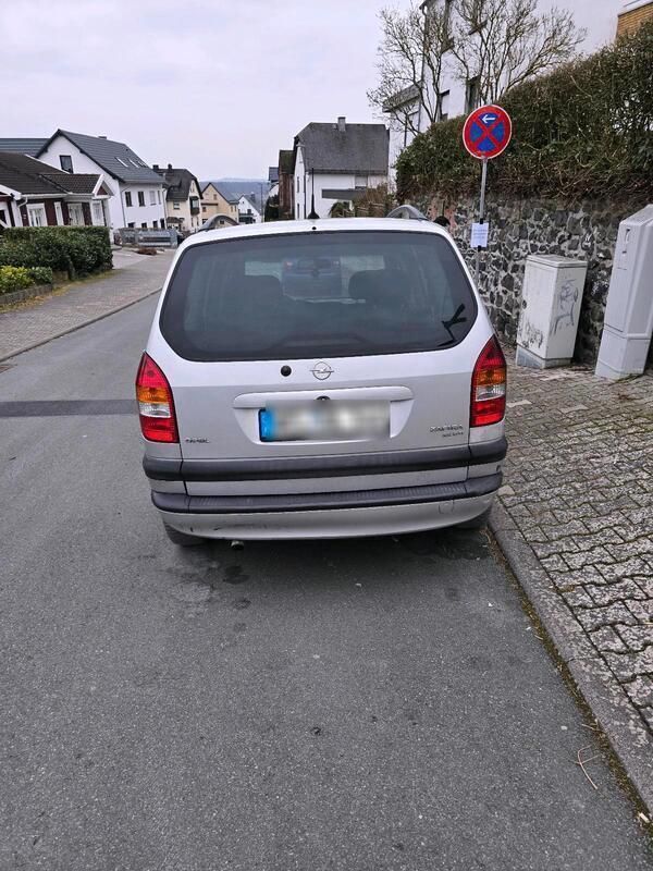 Silber Gebraucht 2003 Opel Zafira Van / Kleinbus | 1.300 € (Fairer Preis) - Bild 1/4