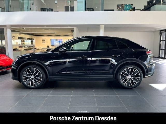 Neu Porsche Macan 264 kW (360 PS) 2026 Tiefschwarzmetallic SUV