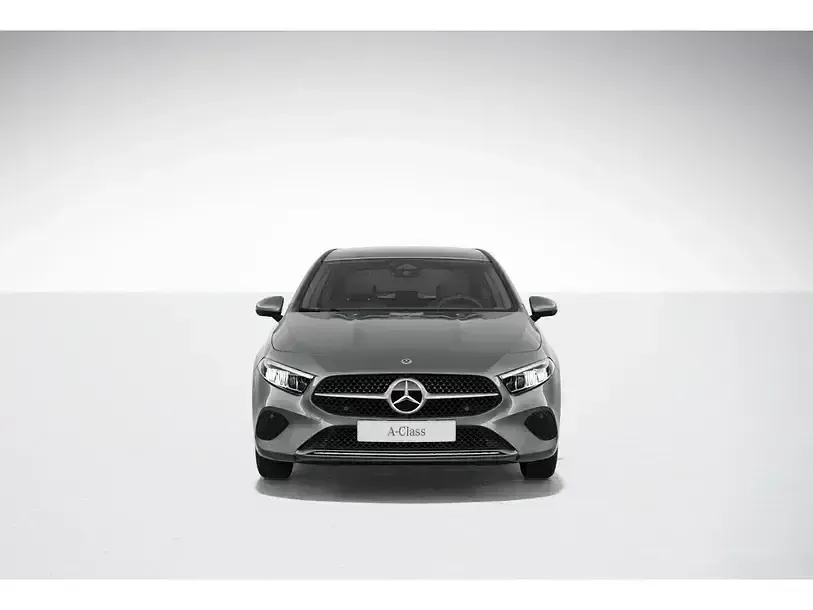 Gebraucht Mercedes A200 Progressive 163 PS (119 kW) 2023 Mountaingrau (metallic) Limousine