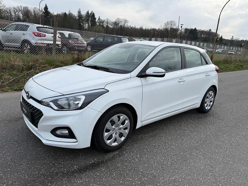 Gebraucht Hyundai i20 Active 75 PS (55 kW) 2019 Weiß Kleinwagen