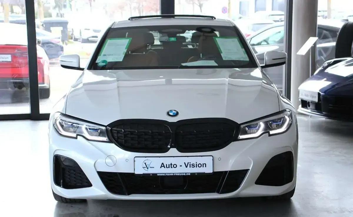 Używany BMW M340 Performance 340 KM (250 kW) 2022 Biały Sedan/Limuzyna