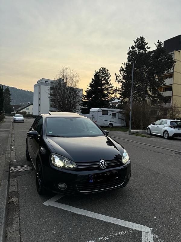 Schwarz Gebraucht 2011 VW Golf VI Limousine | 6.900 € (Etwas zu teuer) - Bild 1/4