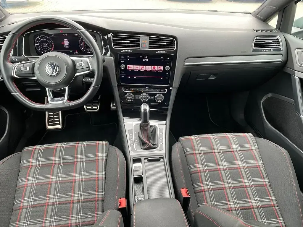 Gebraucht VW Golf VII GTI 245 PS (180 kW) 2019 Pure white Limousine