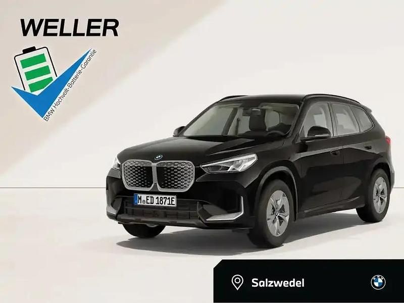 Schwarz Neu 2025 BMW iX1 Shadowline SUV | 38.490 € - Bild 1/4