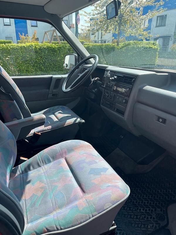 Używany VW Multivan Allstar 110 KM (80 kW) 1994 Czerwony Minivan
