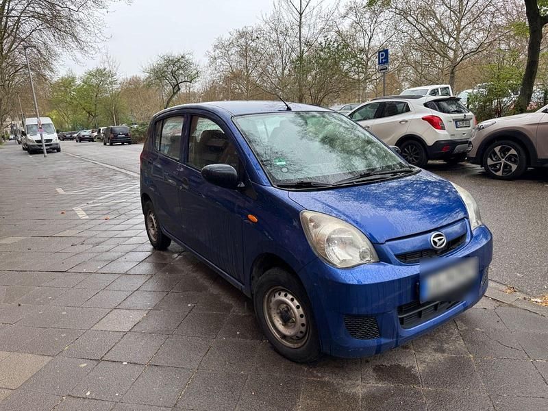 Gebraucht Daihatsu Cuore 69 PS (50 kW) 2008 Blau Kleinwagen