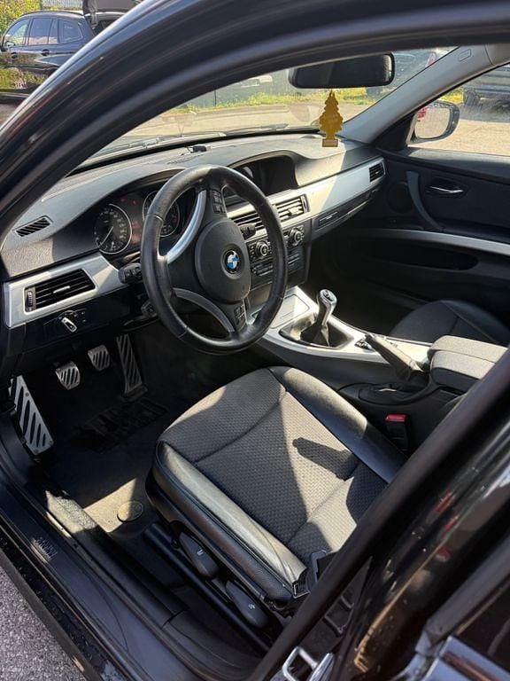Usata BMW 325 218 CV (160 kW) 2010 Nero Station wagon