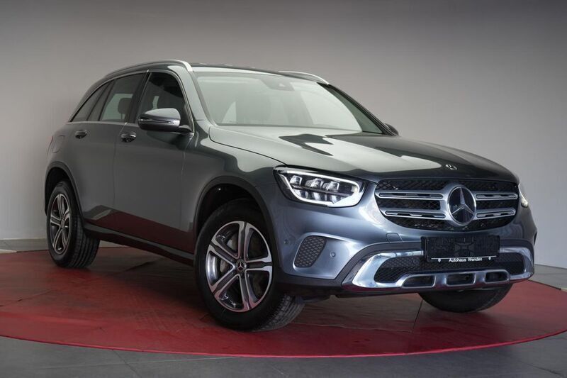 Grau Gebraucht 2021 Mercedes GLC300e SUV | 32.990 € (Superpreis) - Bild 1/4