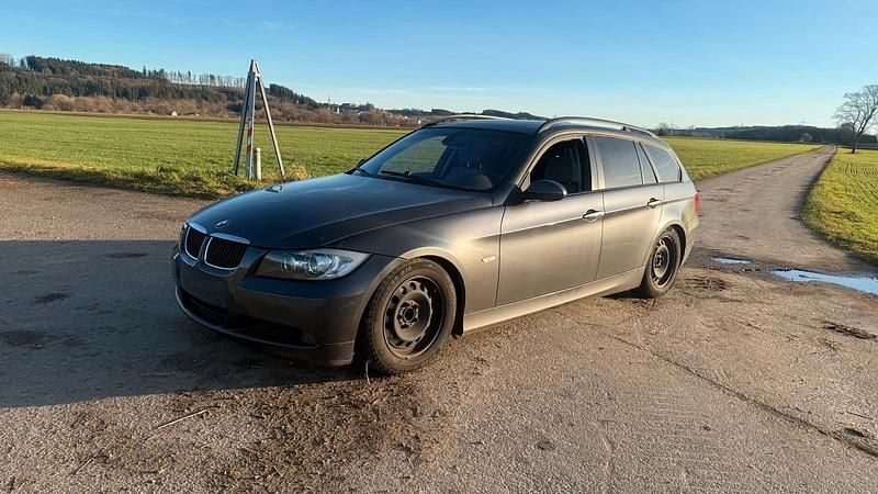 Gebraucht BMW 320 163 PS (119 kW) 2006 Grau Kombi