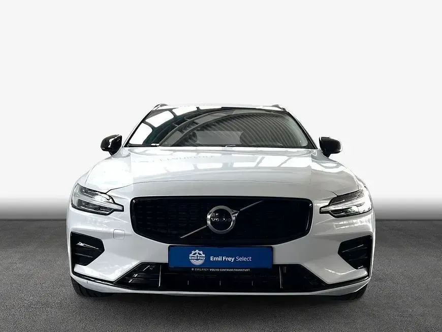 Gebraucht Volvo V60 Plus 197 PS (144 kW) 2024 Crystal whitepearl 707 Kombi