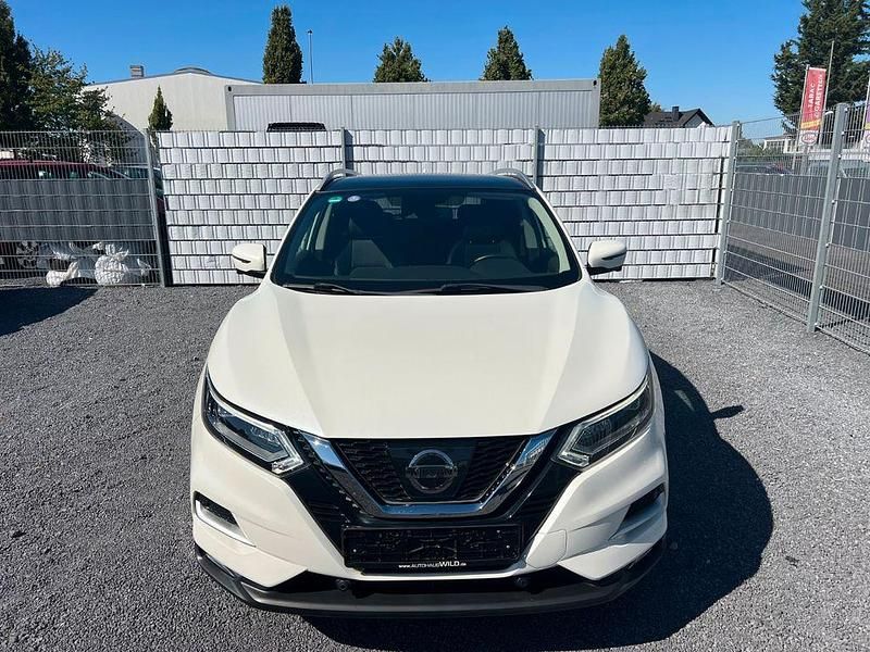 Weiß Gebraucht 2018 Nissan Qashqai Tekna SUV | 14.600 € (Superpreis) - Bild 1/4