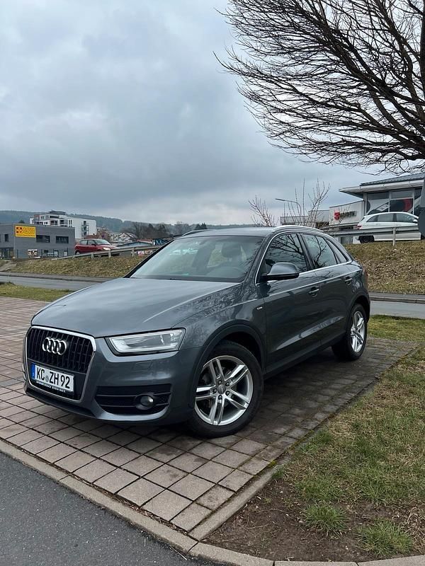 Grau Gebraucht 2013 Audi Q3 S-Line SUV | 13.900 € (Fairer Preis) - Bild 1/4