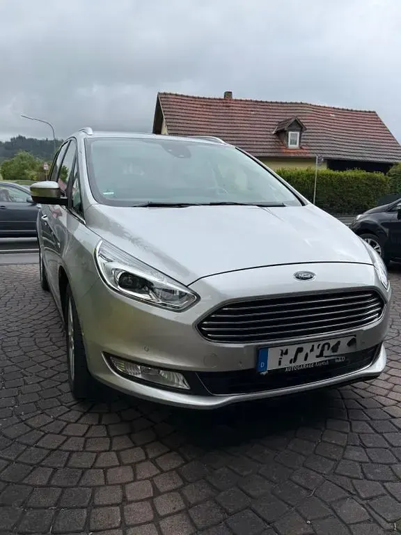 Gebraucht Ford Galaxy Titanium 190 PS (139 kW) 2019 Silber Van / Kleinbus