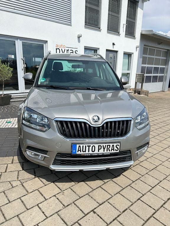Beige Gebraucht 2017 Skoda Yeti Drive SUV | 15.490 € (Fairer Preis) - Bild 1/4